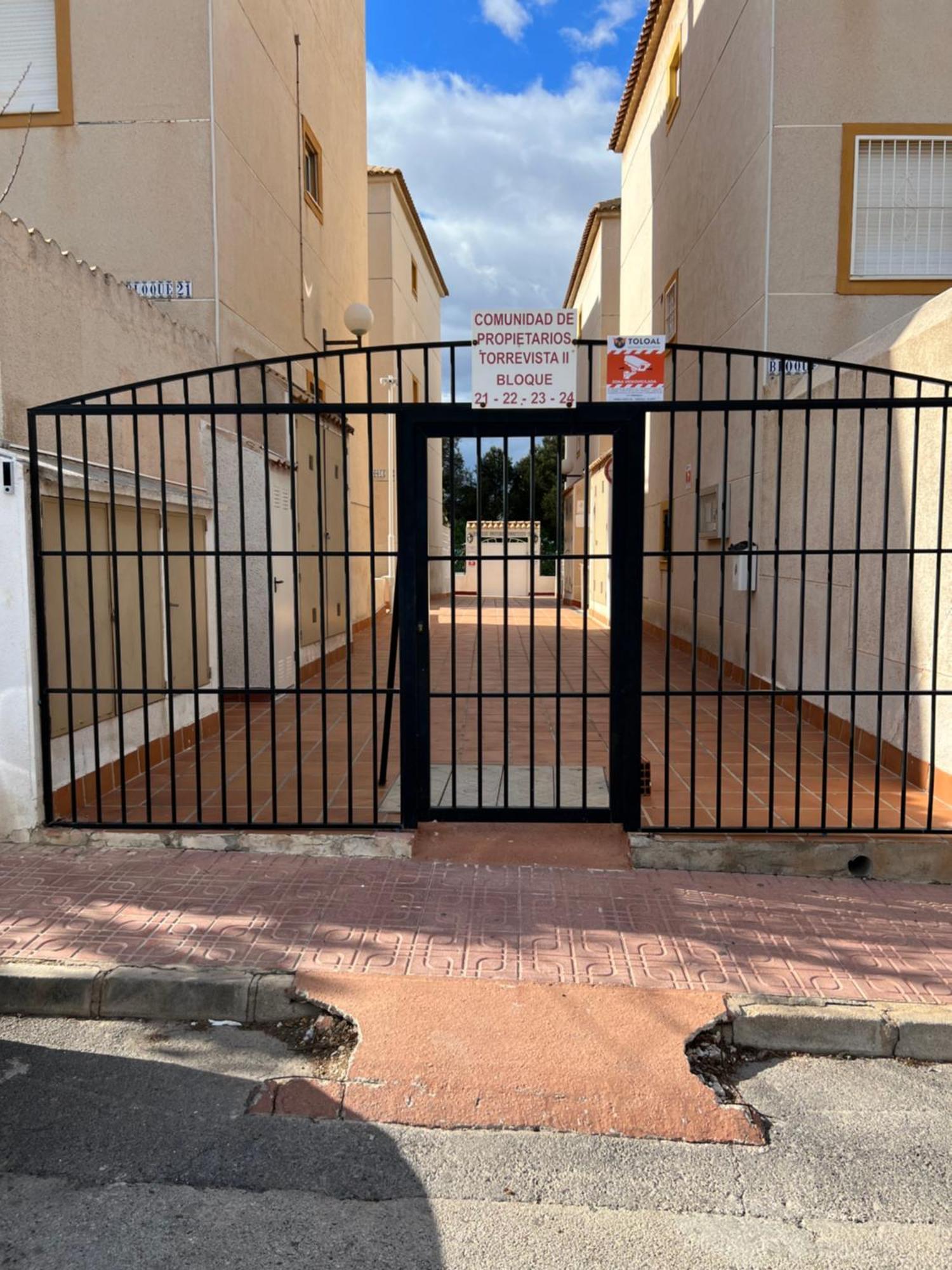 Apartamento Bajo Con Terraza Y Piscina Torrevieja Exterior foto